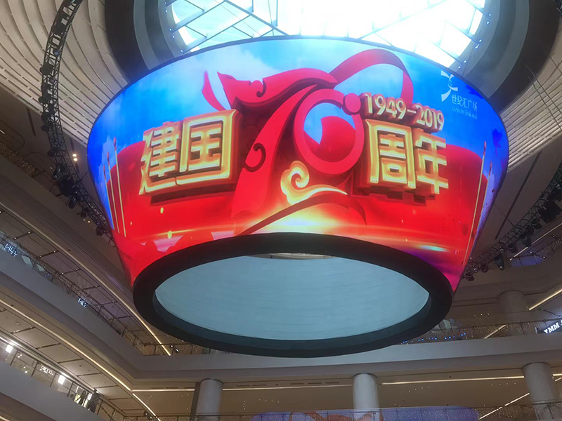 公司花20萬(wàn)裝修的會(huì)議室，竟被客戶(hù)吐槽‘像網(wǎng)吧’？高級(jí)感會(huì)議室的屏幕選擇秘訣”